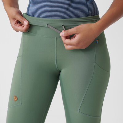 Dámske legíny fjällräven abisko patina green - Abisko_Tights_W_84773-614_I_DETAIL_FJR