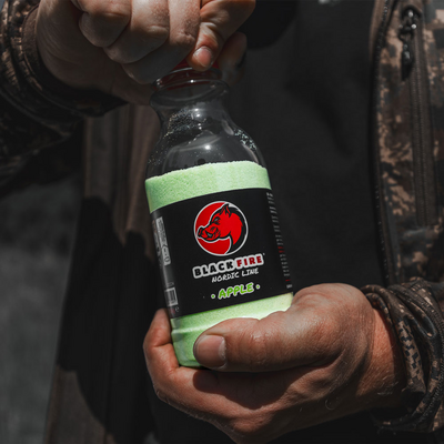 Vnadidlo na zver black fire s príchuťou jablko - 6x 0,5 kg - vnadidlo_na_zver_black_fire_s_prichutou_jablko_6x0,5kg_1