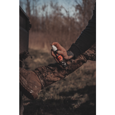 Vnadidlo v spreji black fire s hľuzovkovou arómou - 100 ml - vnadidlo_v_spreji_black_fire_s_hluzovkovou_aromou_3