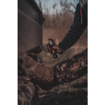 Vnadidlo v spreji black fire s hľuzovkovou arómou - 100 ml - vnadidlo_v_spreji_black_fire_s_hluzovkovou_aromou_5